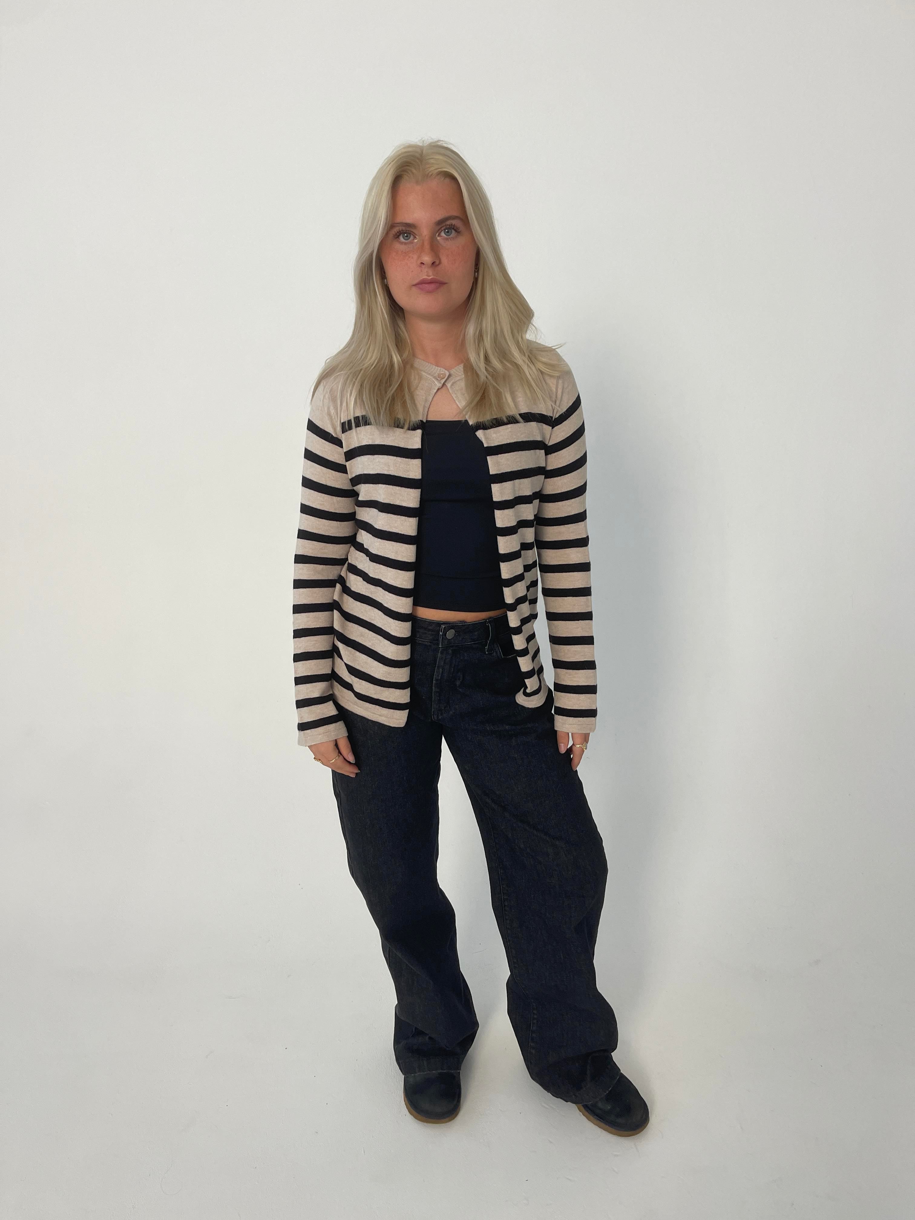 Plunora - Zachte Cardigan Met Enkel Knoopsluiting