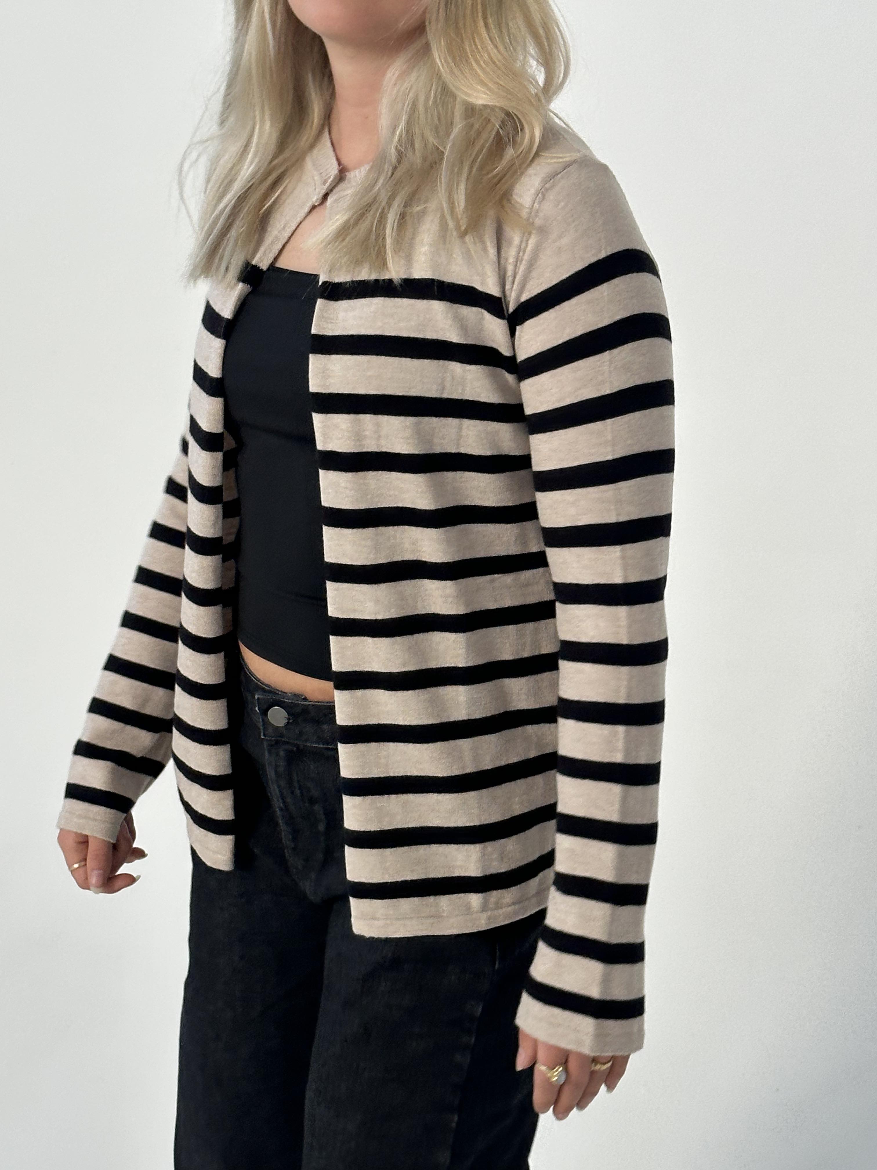 Plunora - Zachte Cardigan Met Enkel Knoopsluiting