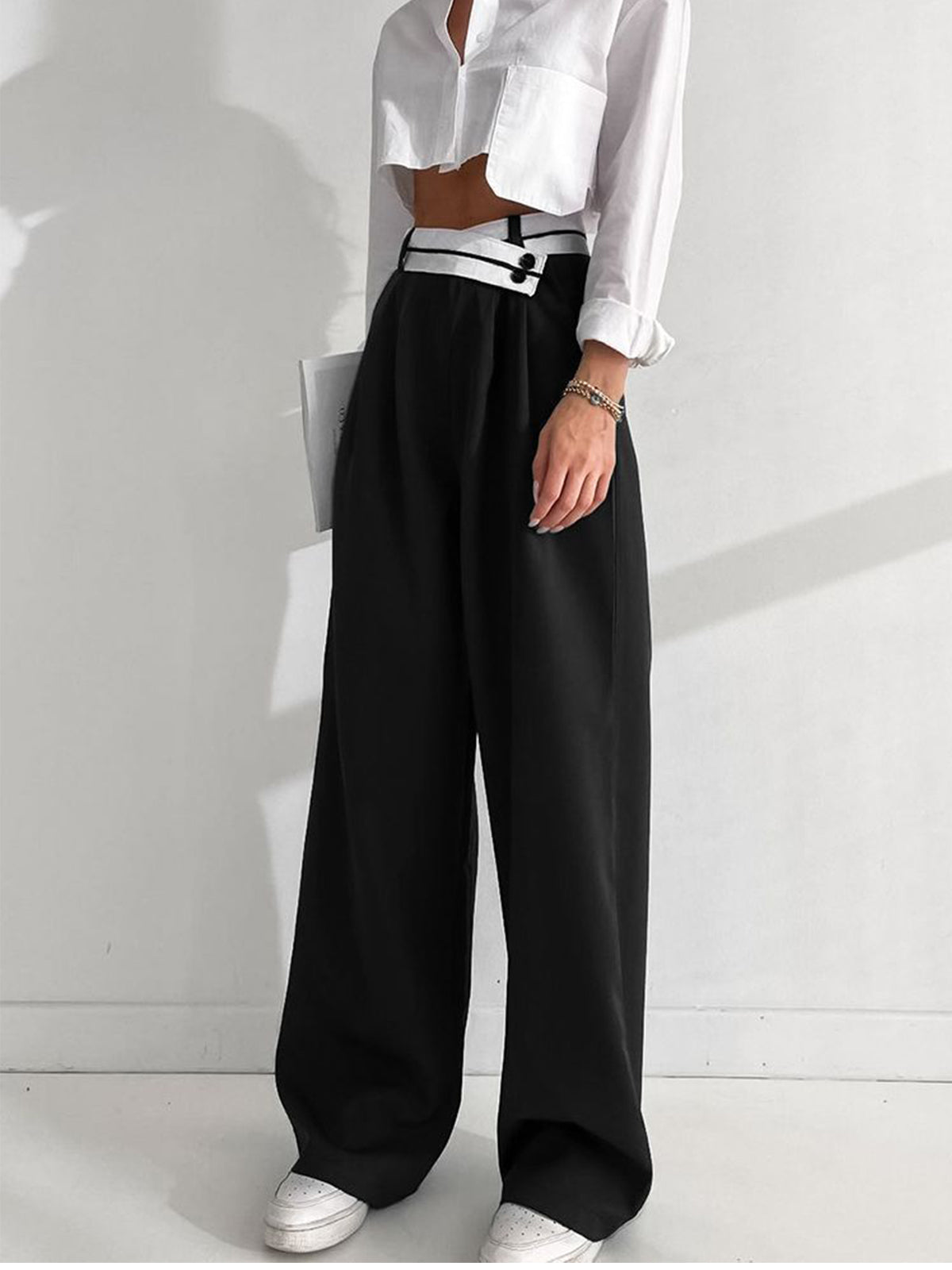 Plunora - Asymmetrische Wide Leg Dress Broek met Contrasterende Tailleband