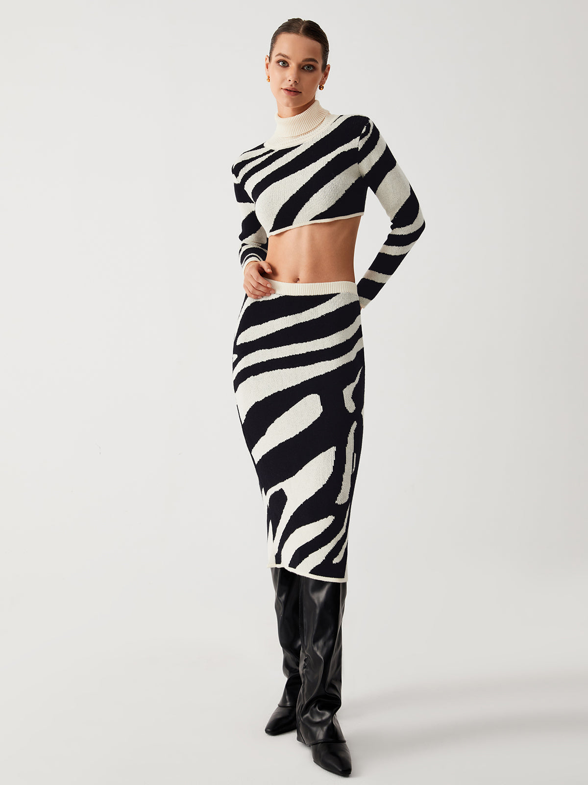 Plunora - Zebra Print Mock Neck Crop Top en Tweedelige Rok Set