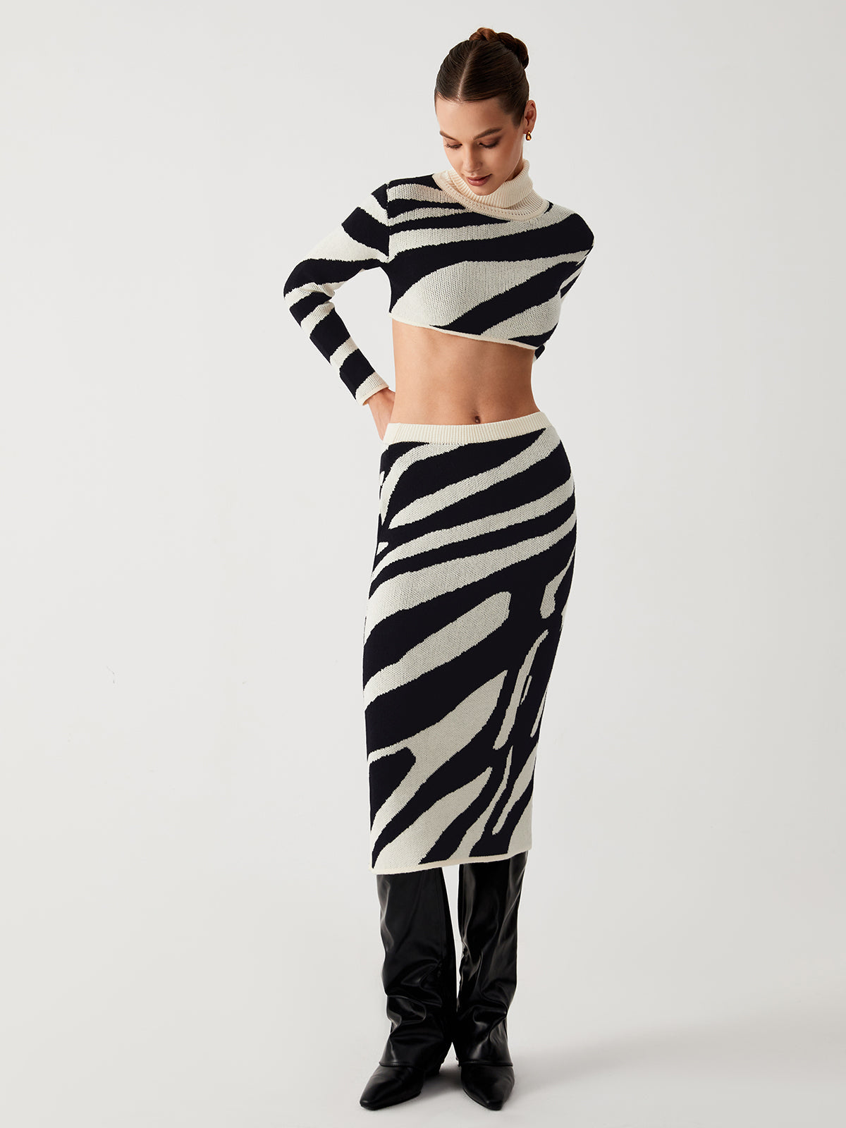 Plunora - Zebra Print Mock Neck Crop Top en Tweedelige Rok Set