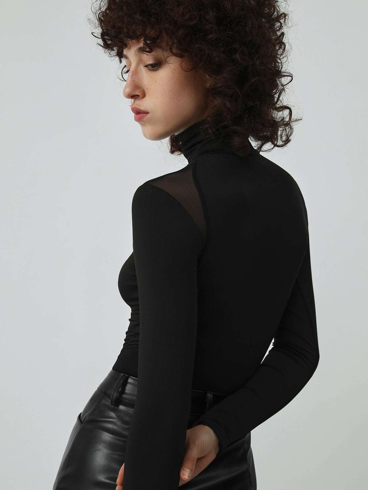 Plunora - Patchwork Mesh Turtleneck Bodysuit met Lange Mouwen