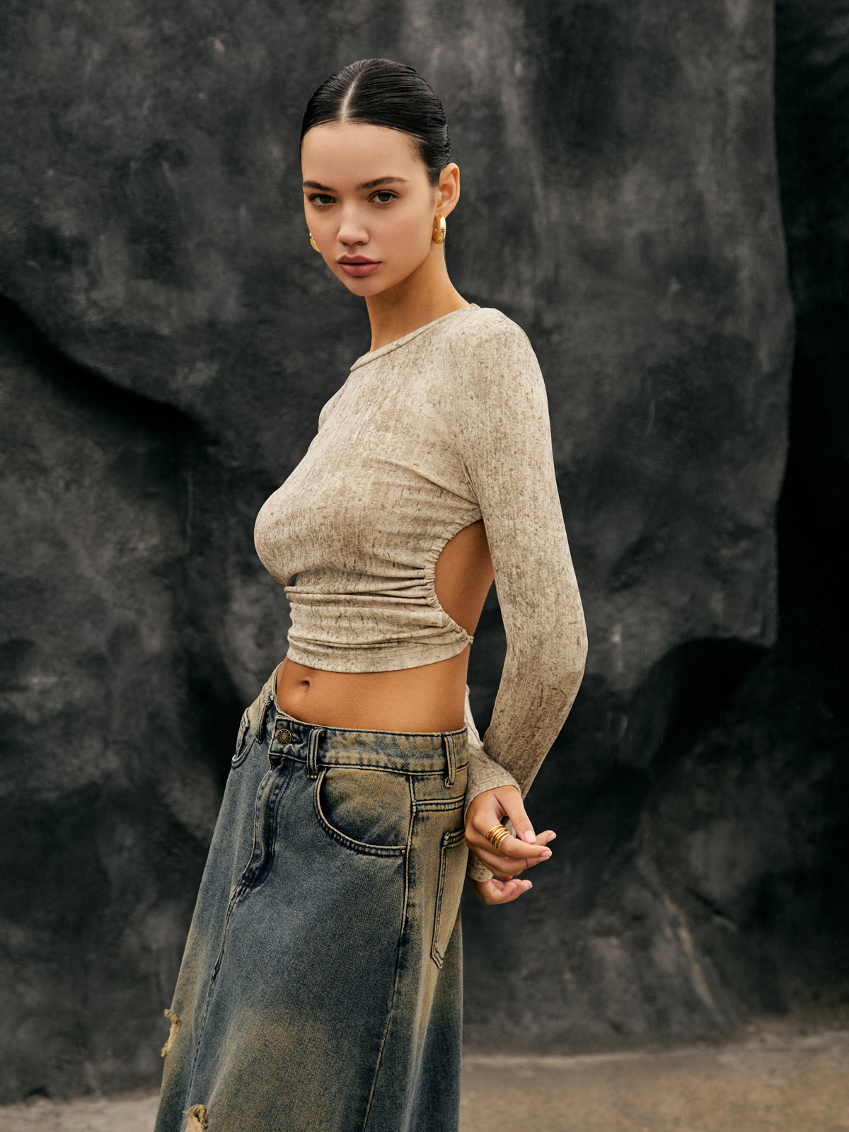 Plunora - Crop Top met Lange Mouwen en Open Rug met Trekkoord