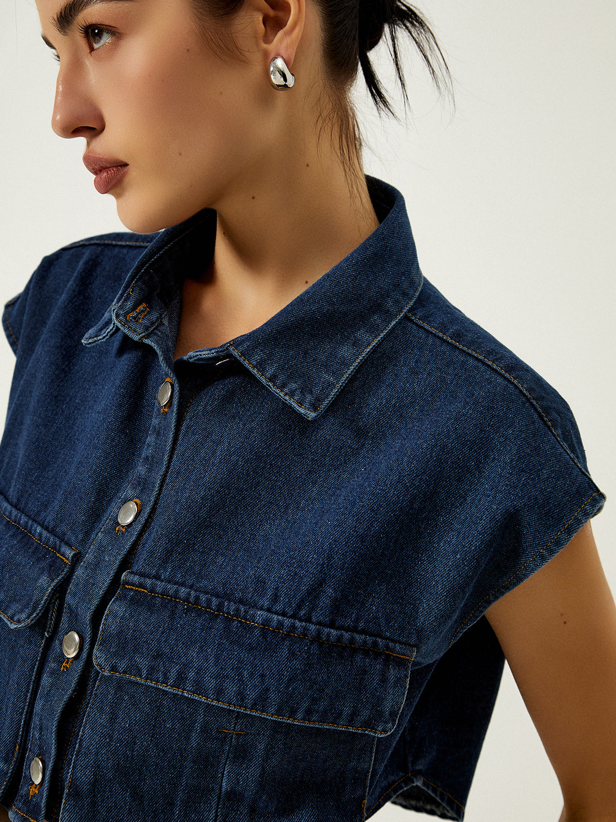 Plunora - Denim Vest Met Zakken En Omgeslagen Kraag