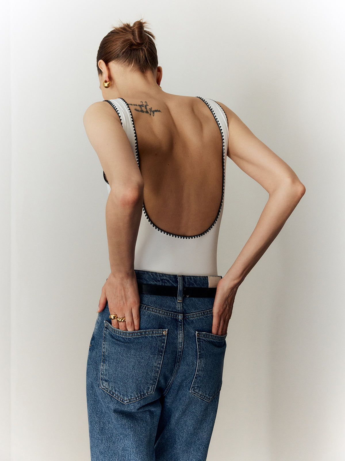 Plunora - Backless Slim Low Cut Bodysuit