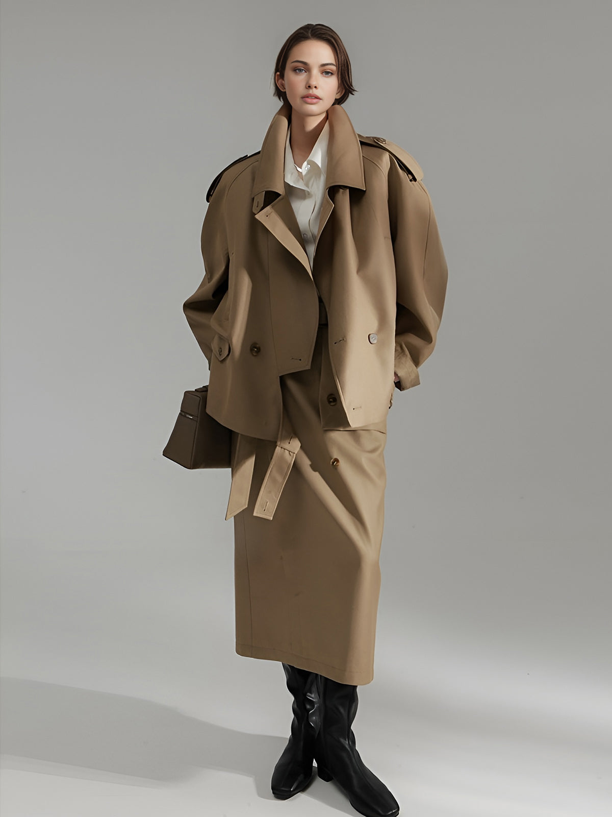 Plunora - Casual Asymmetrische Trenchcoat Met Revers