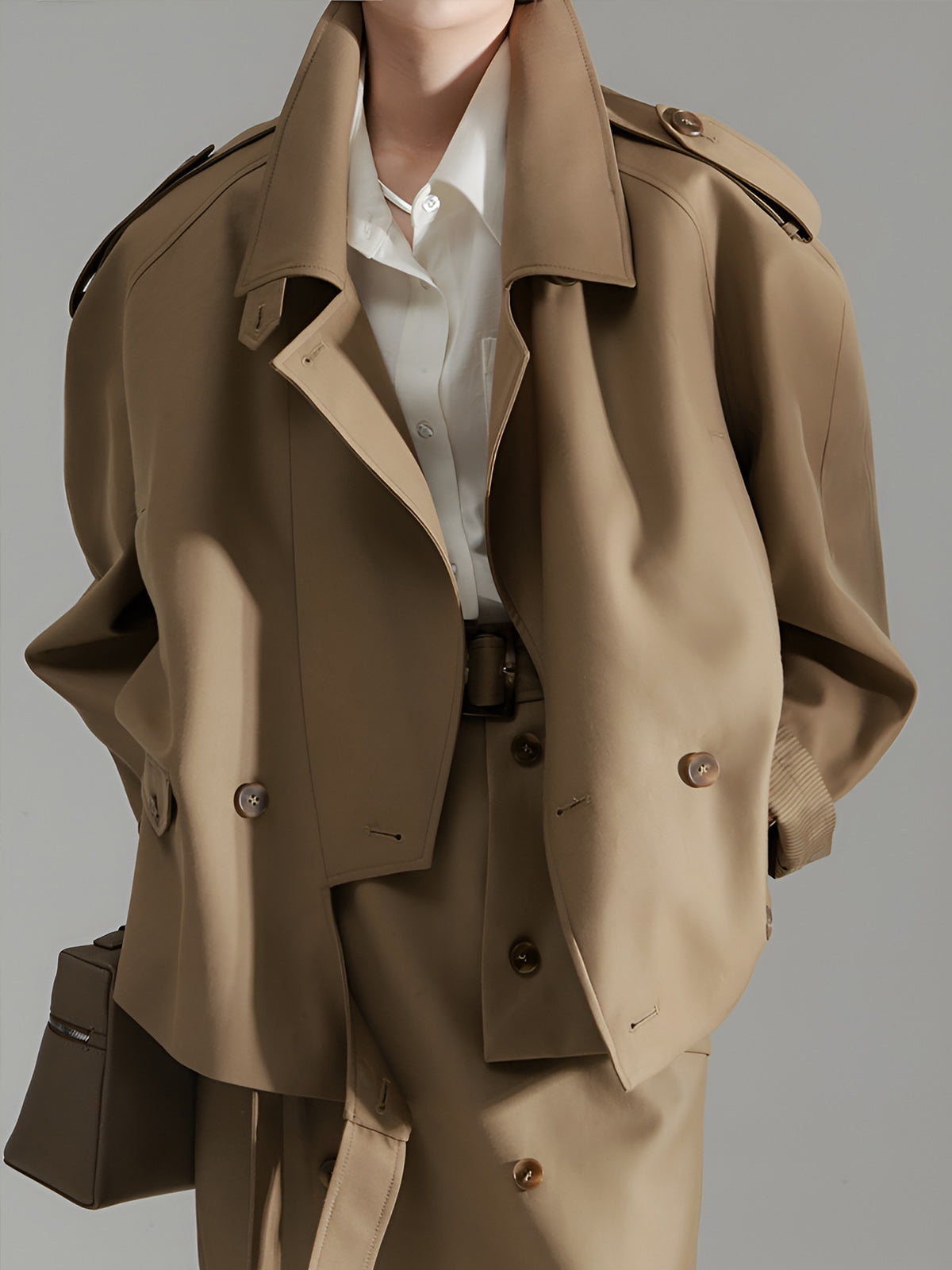 Plunora - Casual Asymmetrische Trenchcoat Met Revers