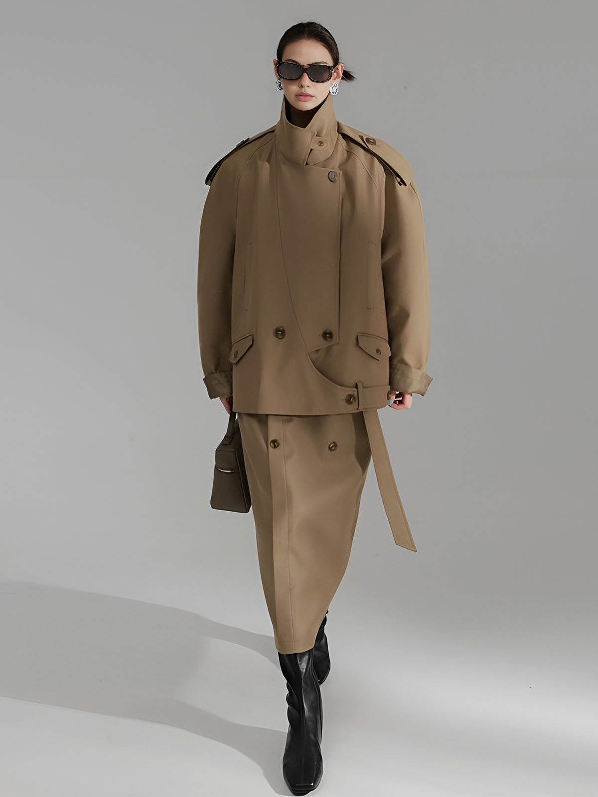 Plunora - Casual Asymmetrische Trenchcoat Met Revers