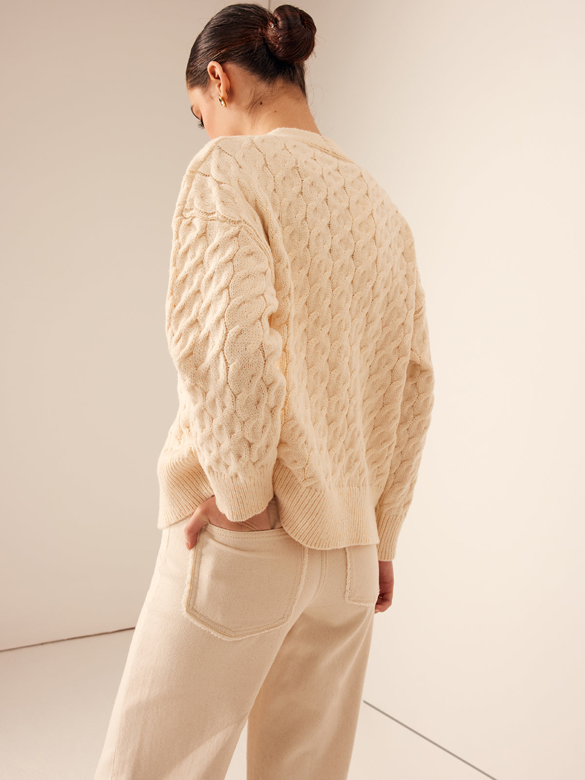 Plunora - Elegante V-Hals Geribde Gebreide Cardigan