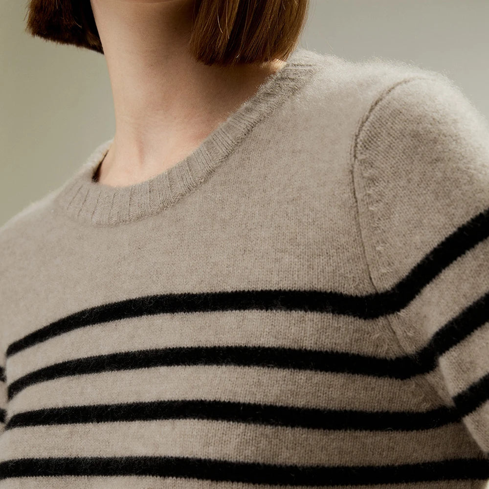 Plunora - Gestreepte Beige Sweater Voor Vrouwen