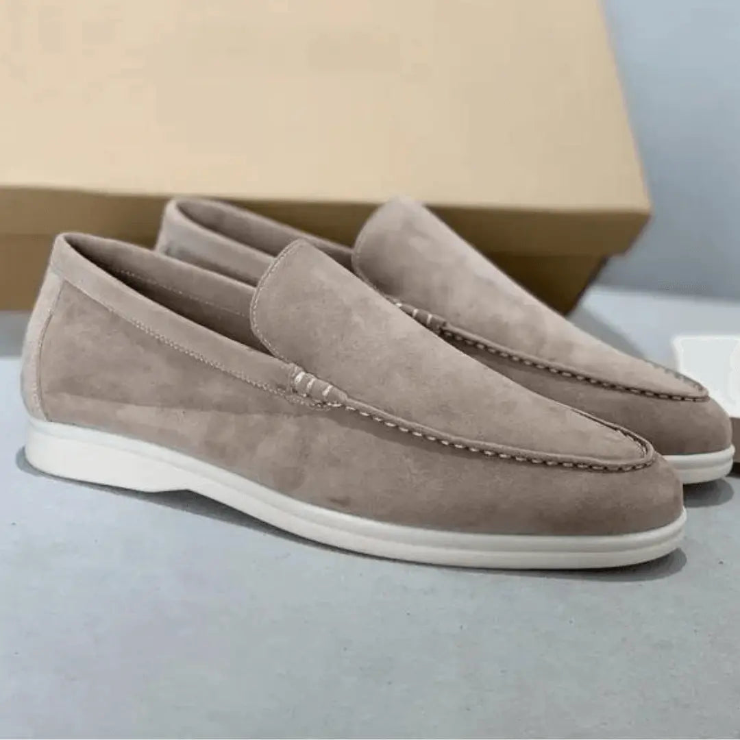 Plunora - Suède Loafers met Contrasterende Zool