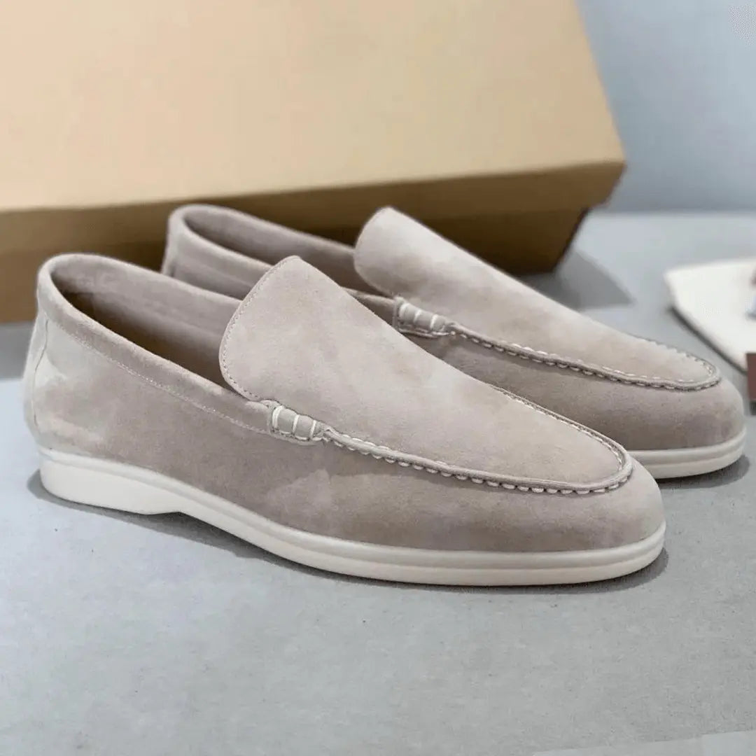 Plunora - Suède Loafers met Contrasterende Zool